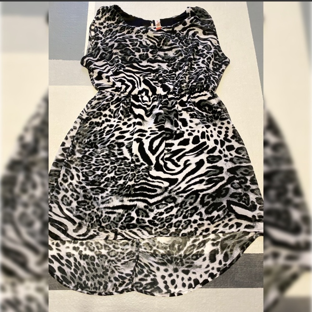 Women's Black & White 'No Boundaries' Leopard Print Dress